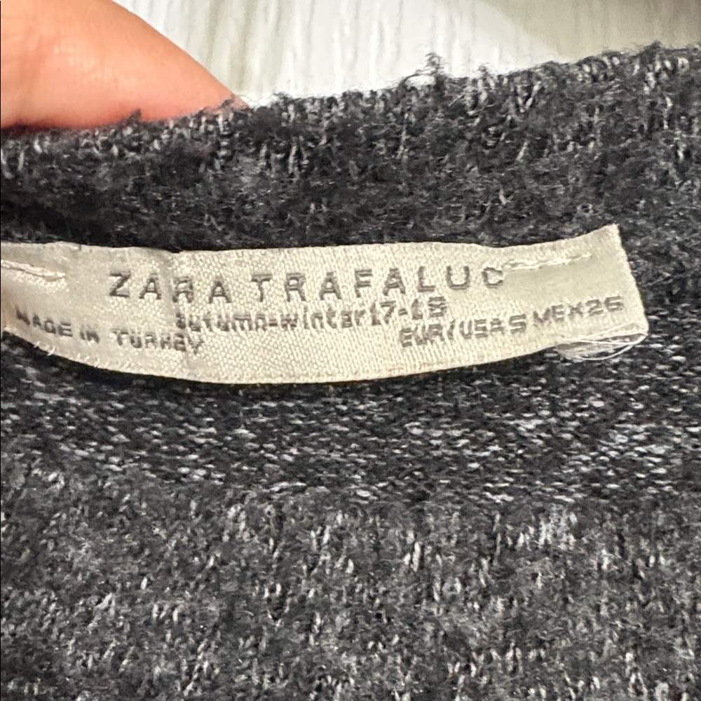 Zara Charcoal Knit Sweater with pearls - Picture 3 of 3
